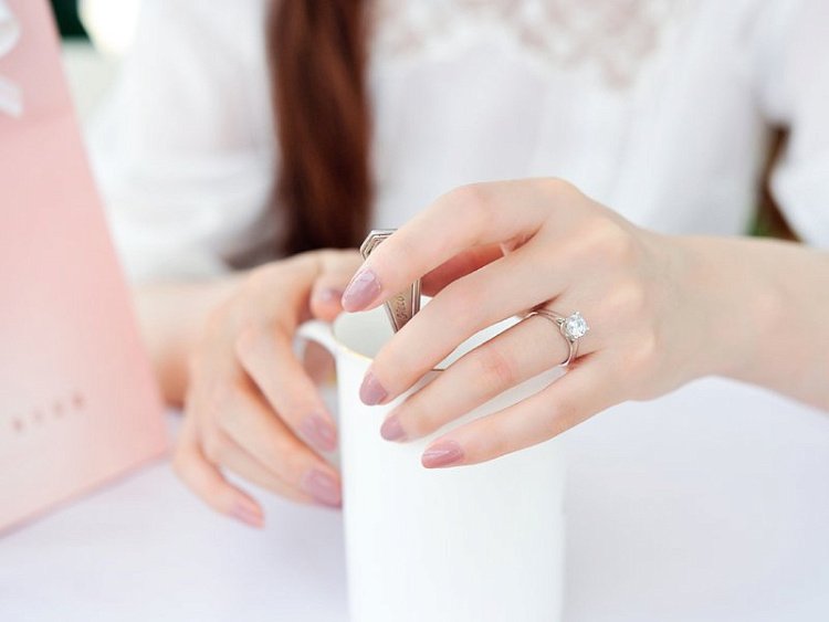 Золота заручальна каблучка з діамантом zbirderdl77 від ювелірного магазину Онікс - 3