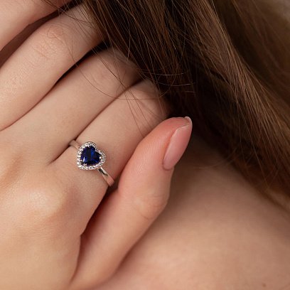 Срібна каблучка "Сердечко" з синт. сапфіром та фіанітами 1828/1р-HSPH №4