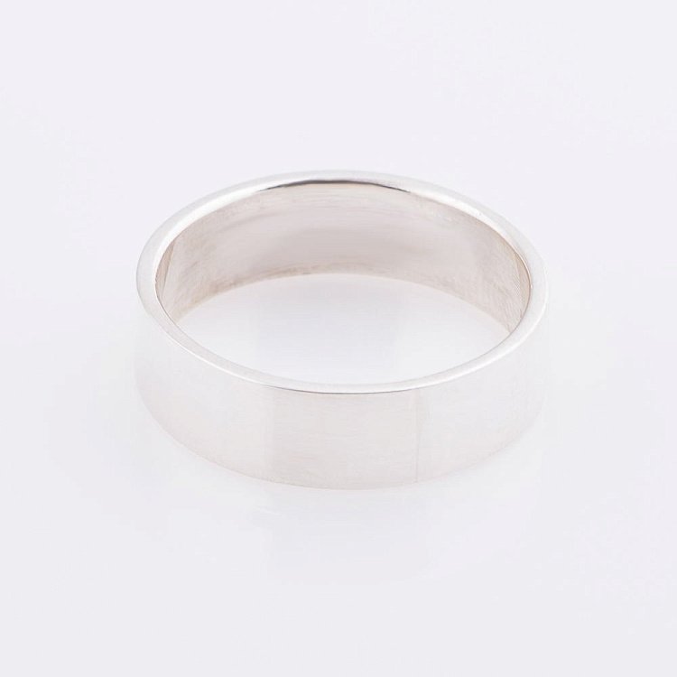 Серебряное обручальное кольцо гладкое 11821 от ювелирного магазина Оникс - 1