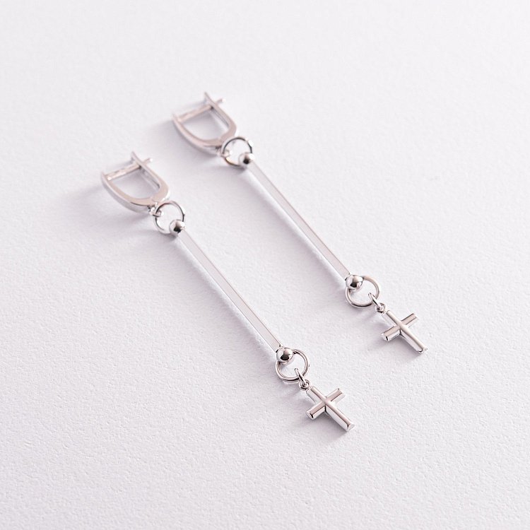 Сережки з хрестиками у білому золоті с07811 від ювелірного магазину Онікс