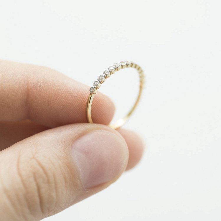 Золотое кольцо в стиле минимализм к04279 от ювелирного магазина Оникс