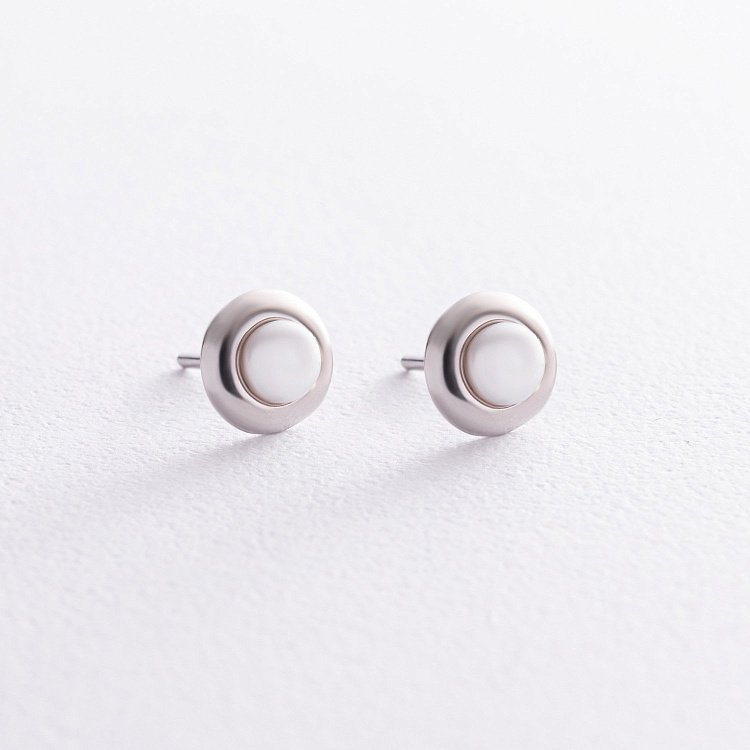 Срібні сережки - пусети з культ. прісн. перлами 121304 від ювелірного магазину Онікс