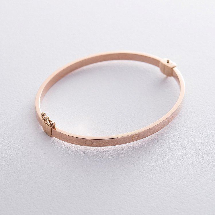 Жорсткий браслет Love з червоного золота б02244 від ювелірного магазину Онікс