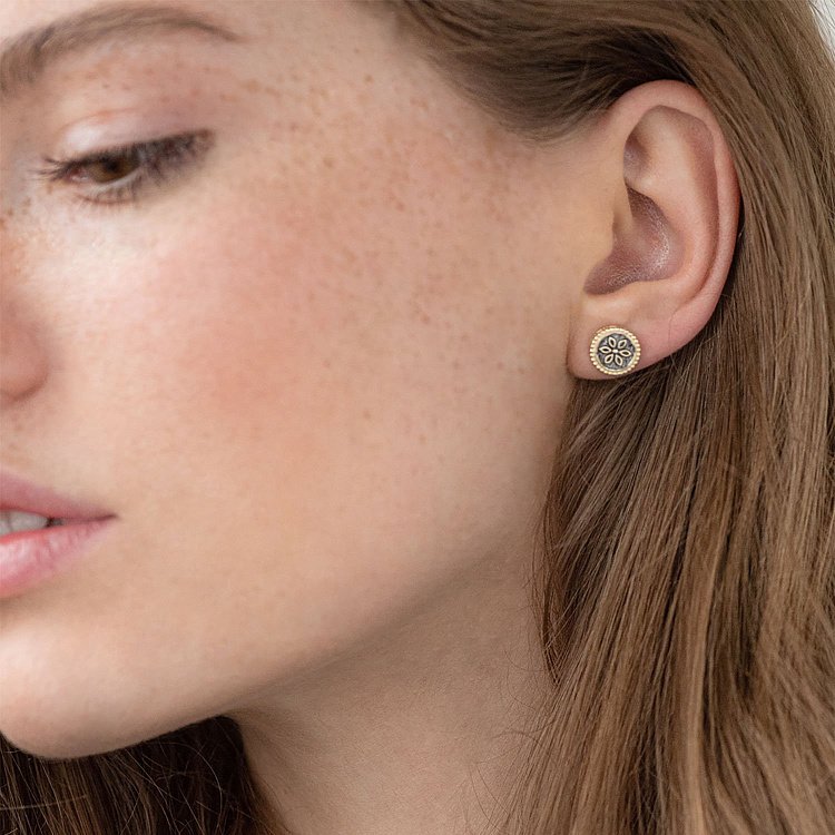 Серьги - пусеты "Цветочки" в желтом золоте с06941 от ювелирного магазина Оникс - 2