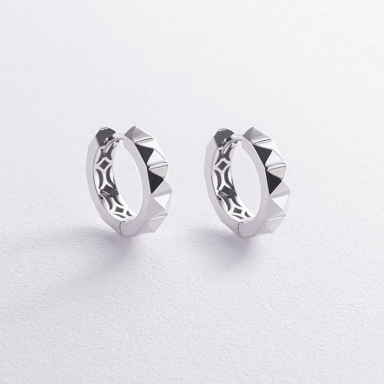 Серьги - кольца в белом золоте с09011 от ювелирного магазина Оникс
