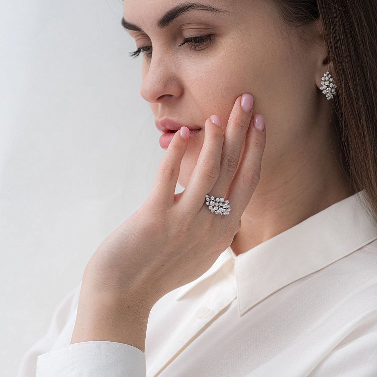 Золотое кольцо с бриллиантами E2687B-Rcha от ювелирного магазина Оникс - 1