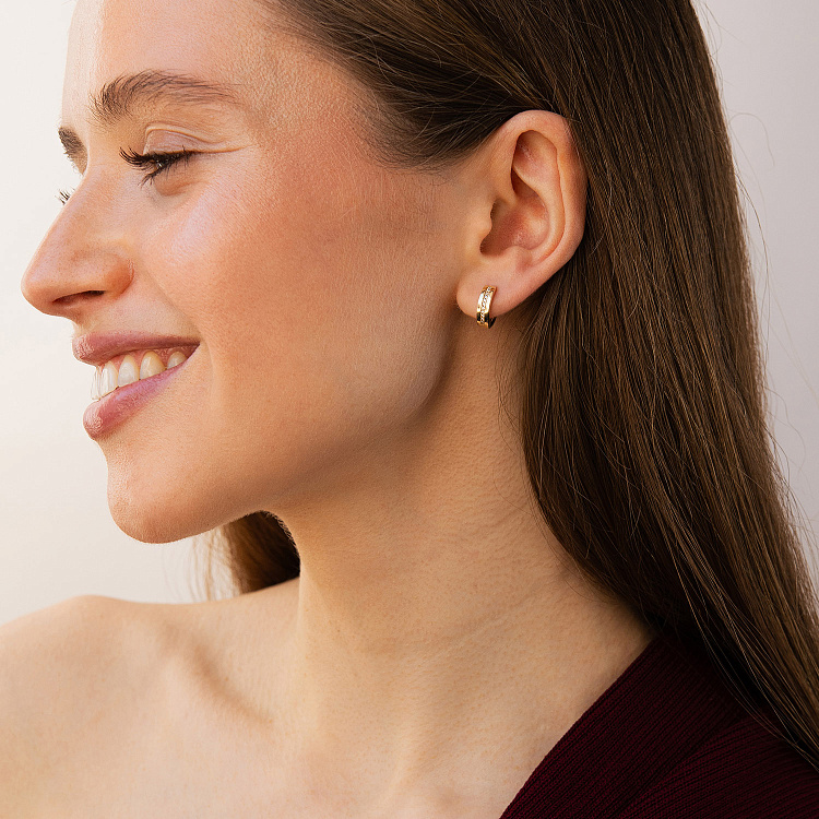 Сережки - кільця з фіанітами (жовте золото) с09706 від ювелірного магазину Онікс - 5