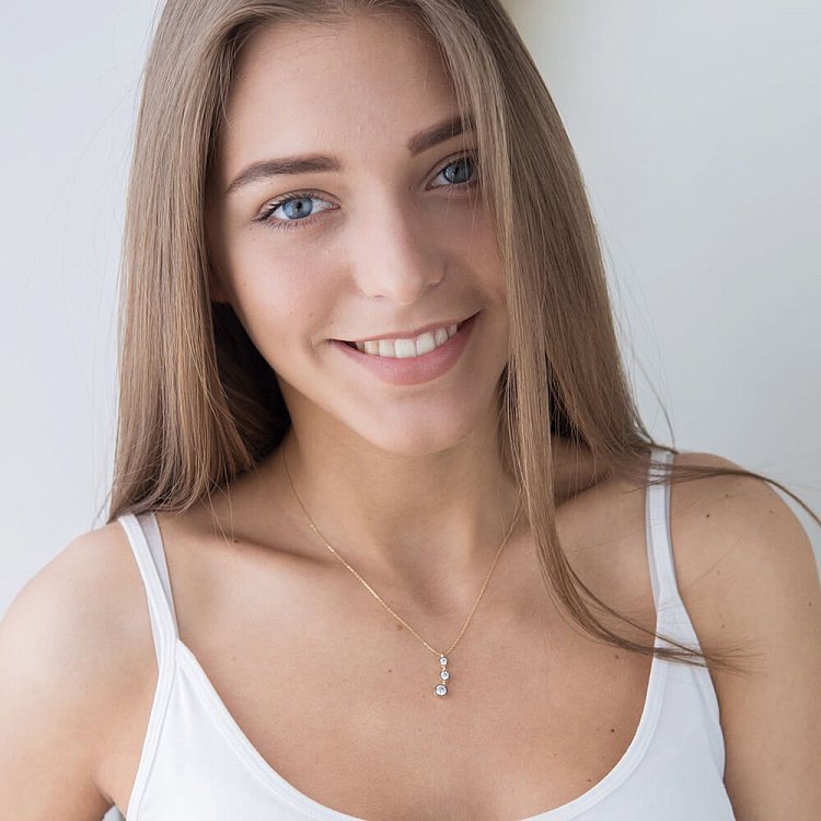 Золотое колье с фианитами кол00766 от ювелирного магазина Оникс