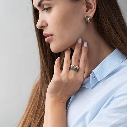 Золота каблучка з зеленими фіанітами к05695 №2