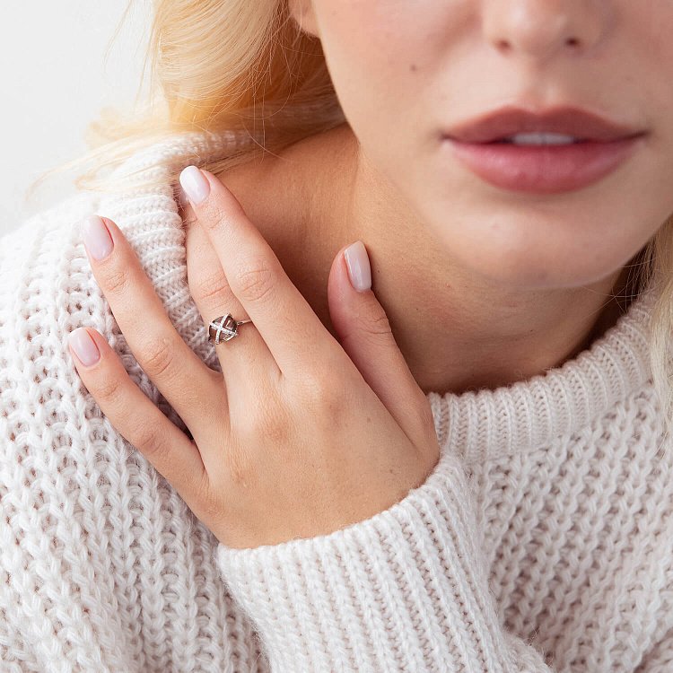 Золотое кольцо с дымчатым топазом и бриллиантами C01085R - 3 Золотое кольцо с дымчатым топазом и бриллиантами C01085R от ювелирного магазина Оникс - 3