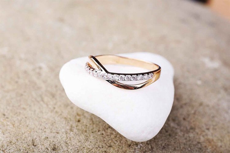 Кольцо (фианиты) к02387 от ювелирного магазина Оникс - 2