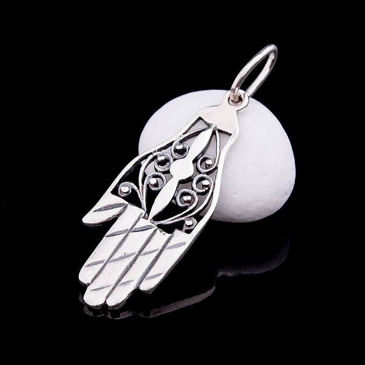 Серебряная подвеска "Рука" 13351 от ювелирного магазина Оникс