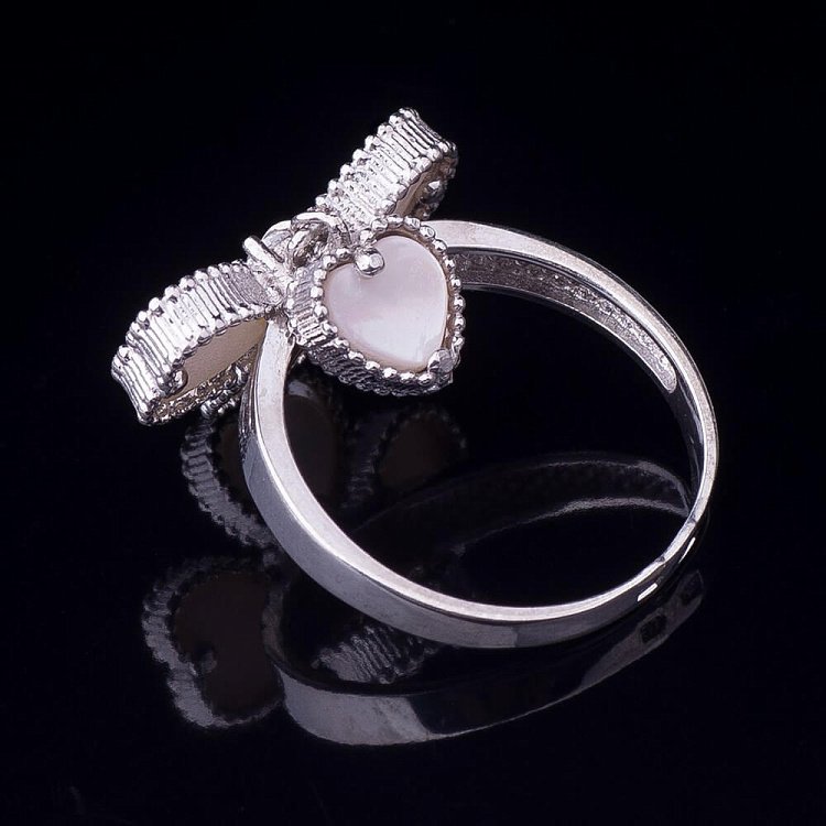 Каблучка "Конюшина" (перламутр) 111682 від ювелірного магазину Онікс - 2