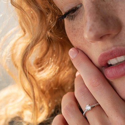 Помолвочное золотое кольцо с бриллиантами 225841121 №2