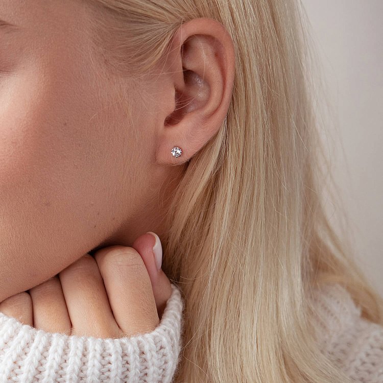 Золотые серьги - пусеты (фианит) с05853 от ювелирного магазина Оникс - 1