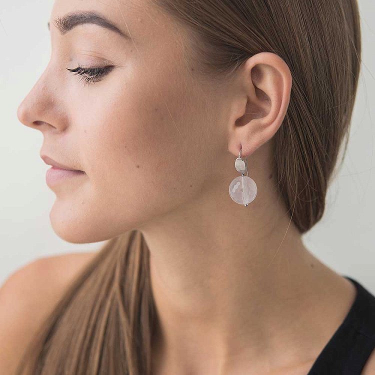 Сережки з рожевим кварцом с131с11 Сережки з рожевим кварцом с131с11 від ювелірного магазину Онікс