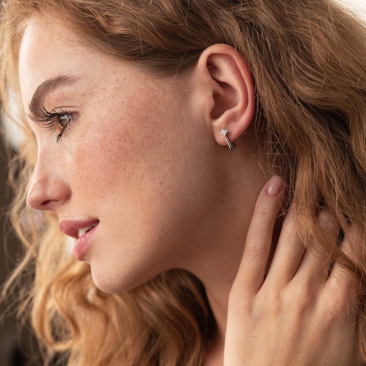 Детские серебряные серьги с фианитами 5950 от ювелирного магазина Оникс - 1