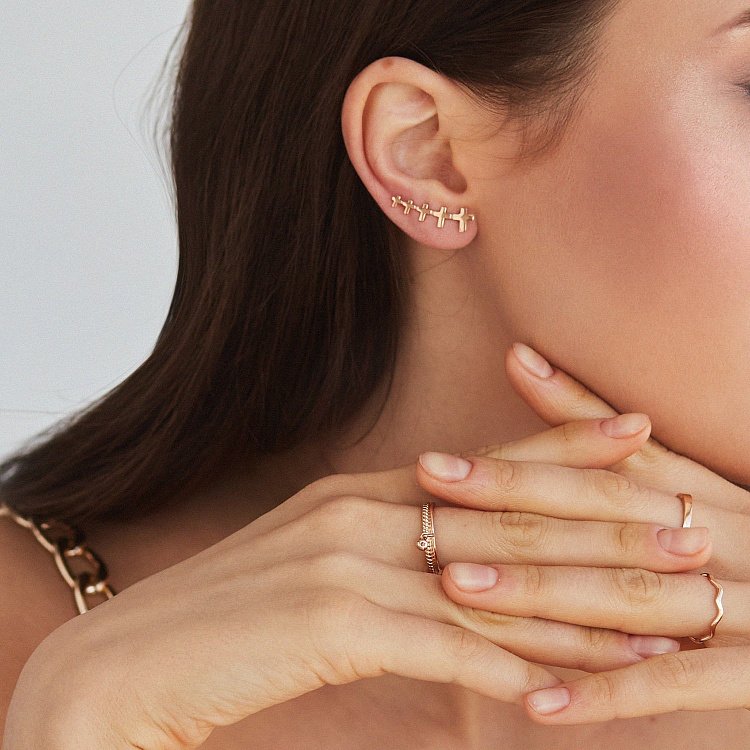 Золотое кольцо с фианитом к06603 от ювелирного магазина Оникс - 5