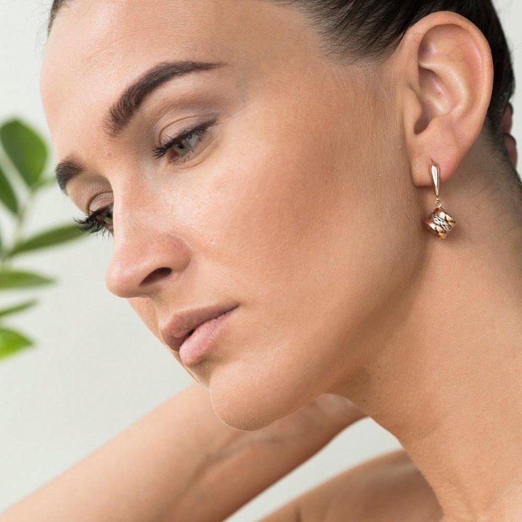 Золотые серьги на английской застежке с05368 от ювелирного магазина Оникс - 2