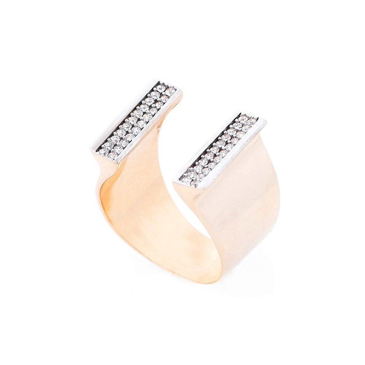 Стильное золотое кольцо с фианитами к05386 от ювелирного магазина Оникс