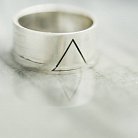 Серебряное кольцо с гравировкой "Треугольник" 112143тр от ювелирного магазина Оникс - 1