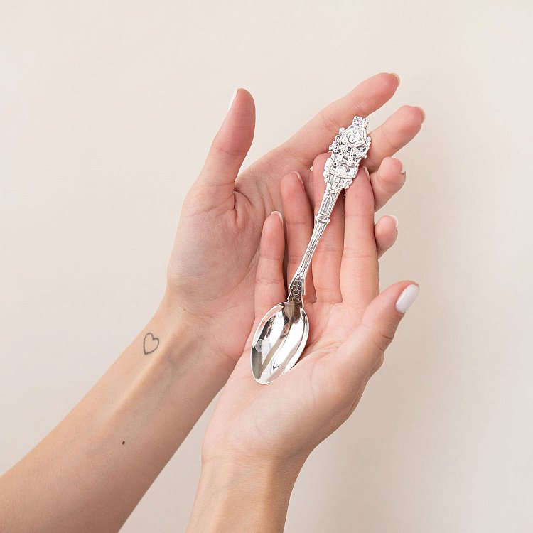 Серебряная чайная ложка "Король" 24028 от ювелирного магазина Оникс - 1