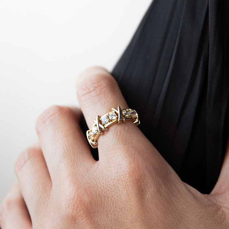 Кольцо "Rosie" с фианитами (желтое золото) к08249 от ювелирного магазина Оникс - 1