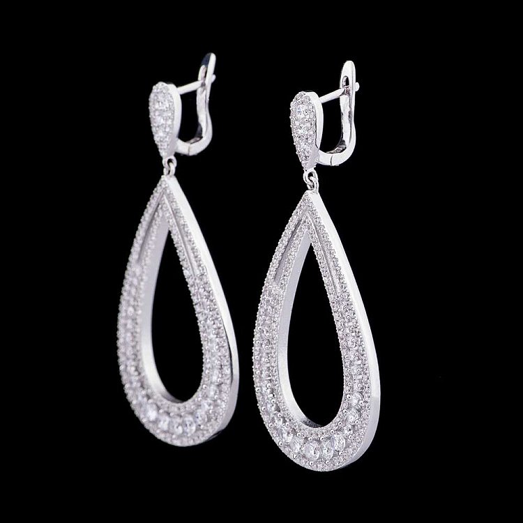 Срібні сережки з фіанітами 121845 від ювелірного магазину Онікс - 1