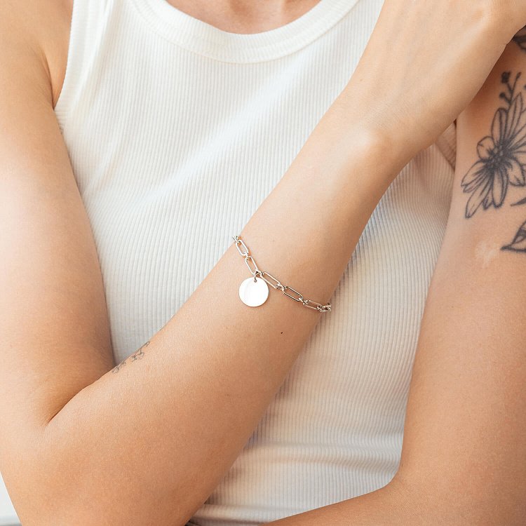 Серебряный браслет "Цепочка с монеткой" (возможна гравировка) 141593 от ювелирного магазина Оникс