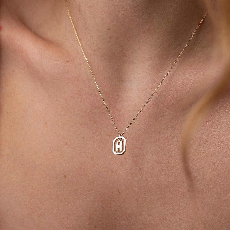 Колье с буквой "Н" в желтом золоте кол02463н от ювелирного магазина Оникс - 1