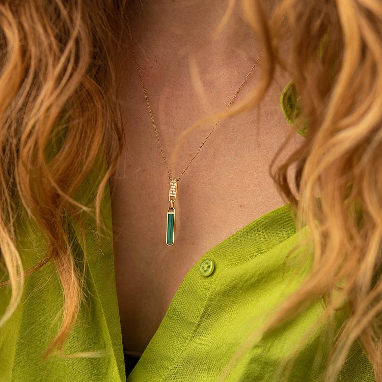 Золотое колье с бриллиантами и малахитом колб0103sc от ювелирного магазина Оникс - 1