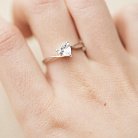 Серебряное помолвочное кольцо "Фианит в форме сердца" 111938 от ювелирного магазина Оникс - 3