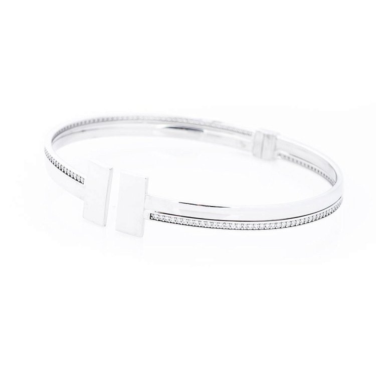 Золотой браслет "Т" с фианитами б03110 от ювелирного магазина Оникс