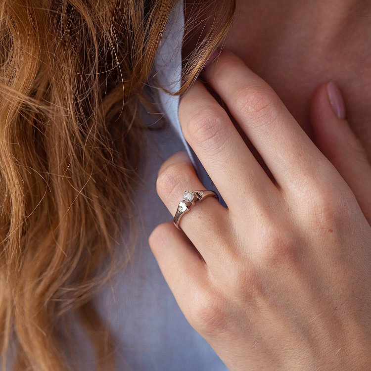 Заручальна каблучка в білому золоті з діамантами к295 від ювелірного магазину Онікс - 3