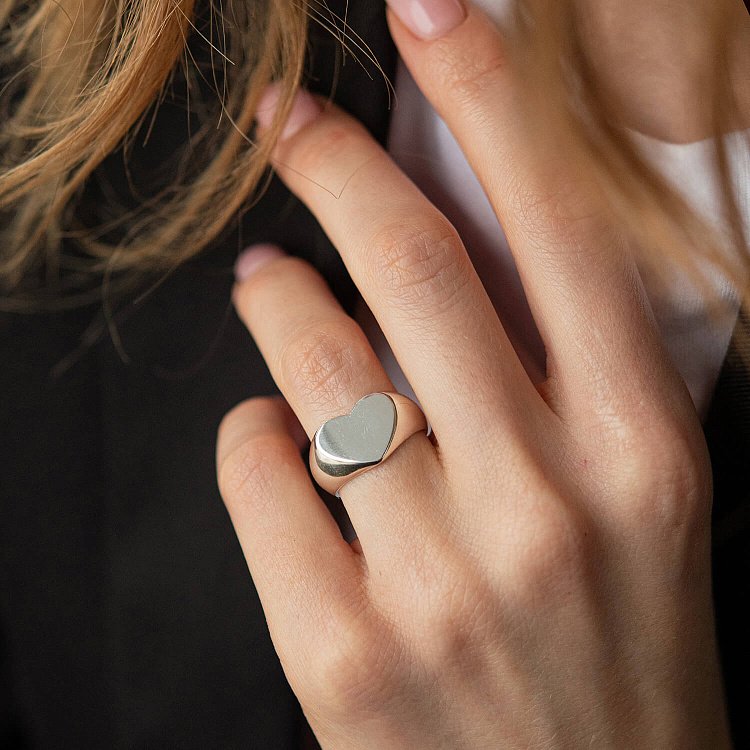 Серебряная печатка "Сердечко" (возможна гравировка) 112695 от ювелирного магазина Оникс - 8