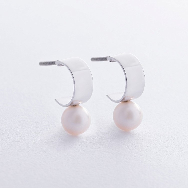 Срібні сережки - пусети "Дарла" з перлами 7071 від ювелірного магазину Онікс