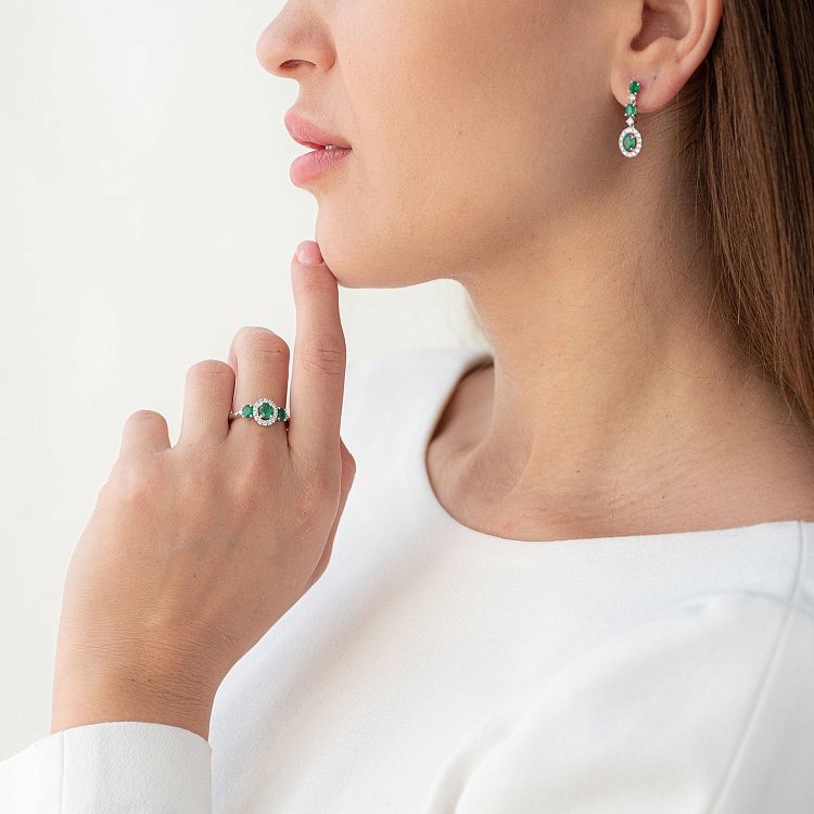 Золотое кольцо с изумрудами и бриллиантами DR13935Echa от ювелирного магазина Оникс - 1