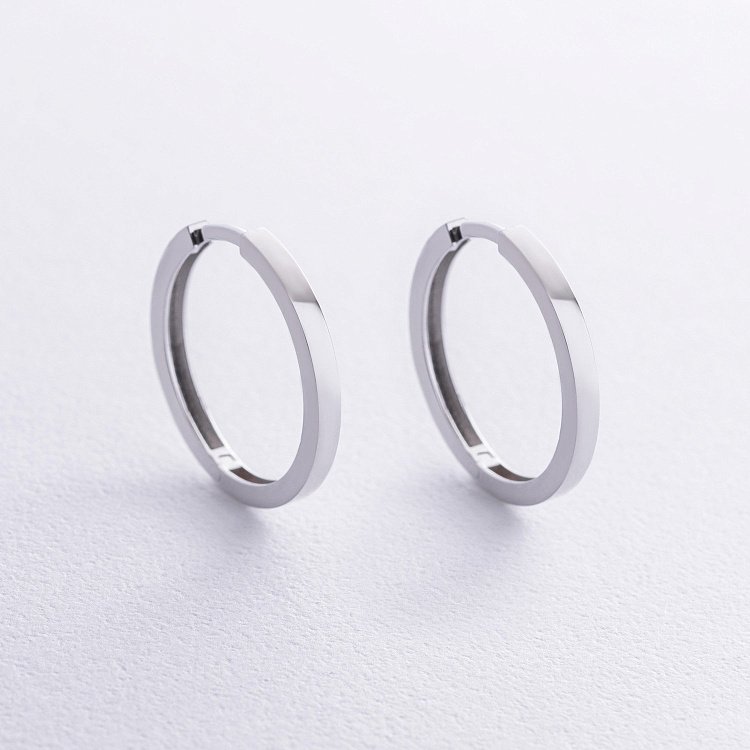 Серьги - кольца в белом золоте с08763 от ювелирного магазина Оникс