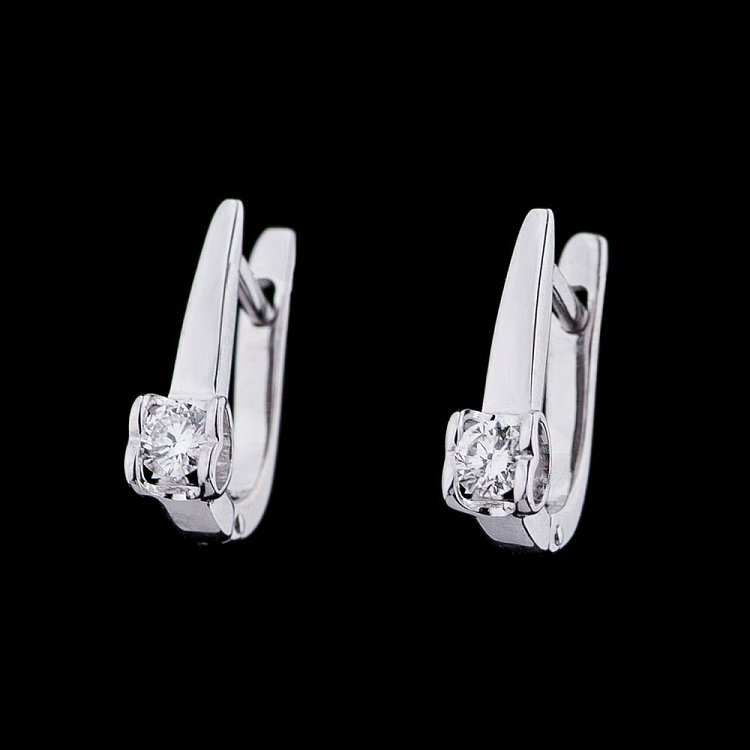 Золотые серьги с бриллиантами е0692б от ювелирного магазина Оникс