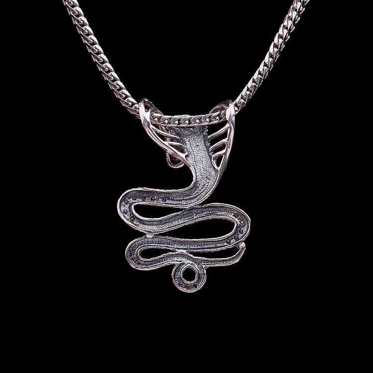 Серебряная подвеска "Кобра"(фианитами) 131176 от ювелирного магазина Оникс - 1