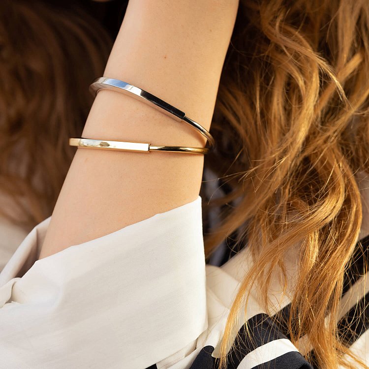 Жорсткий браслет Lock в білому золоті б05257 від ювелірного магазину Онікс - 4