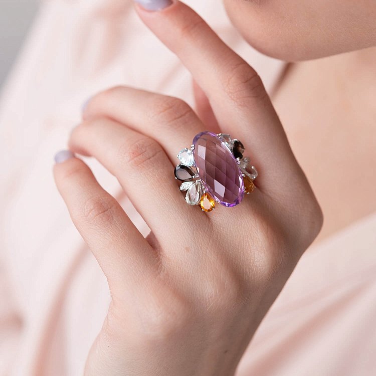 Золота каблучка (діаманти, топаз блакитний, цитрин, кварц димчастий, аметист зелений, аметист) к746A1 від ювелірного магазину Онікс - 1