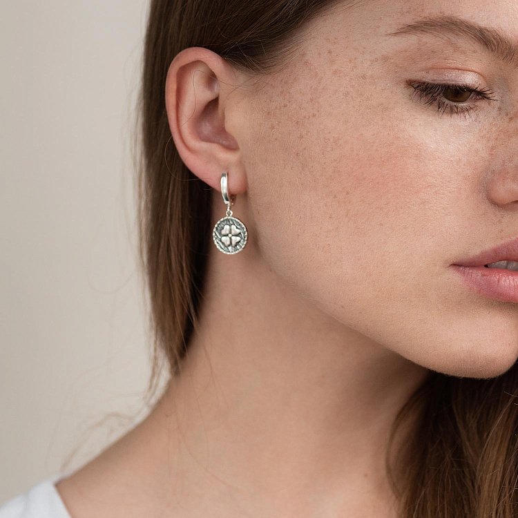 Серебряные серьги "Удача" (чернение) 122756 от ювелирного магазина Оникс - 1