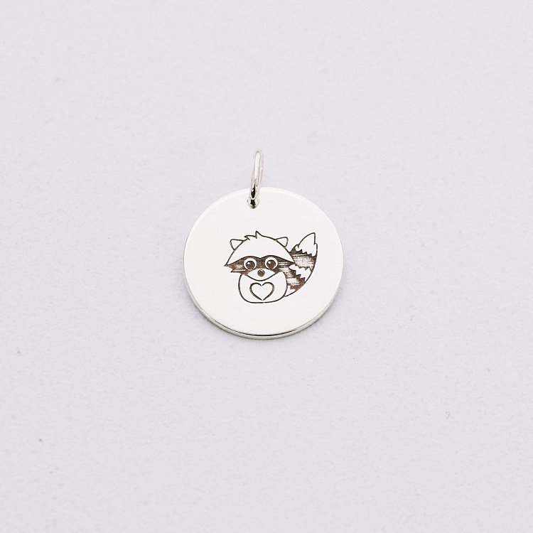 Срібний кулон з гравіюванням "Єнотик" 132724е від ювелірного магазину Онікс