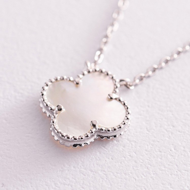 Серебряное колье "Клевер" с перламутром 18185 от ювелирного магазина Оникс - 2