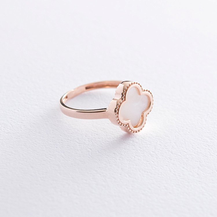 Каблучка "Конюшина" в червоному золоті (перламутр) к06568 від ювелірного магазину Онікс