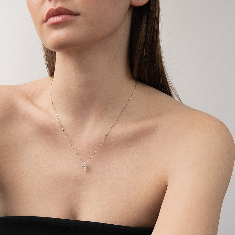 Хрестик у білому золоті з діамантами пб0369lg від ювелірного магазину Онікс - 1