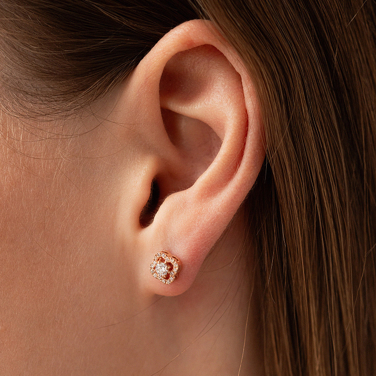 Серьги - пусеты "Клевер" с фианитами (красное золото) с09040 от ювелирного магазина Оникс - 1