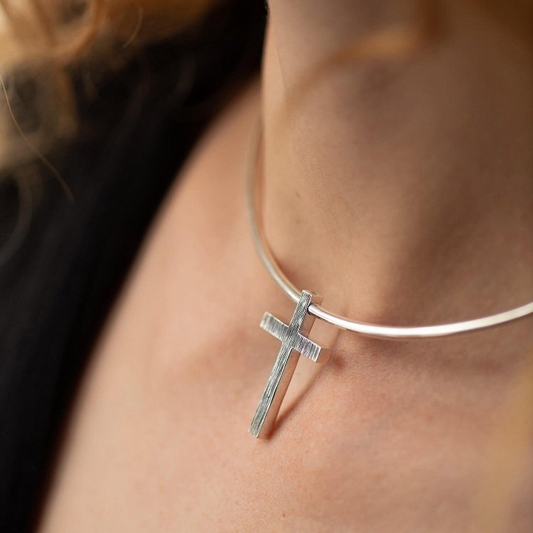 Срібний хрестик із чорнінням (кулон під чокер) 1101P від ювелірного магазину Онікс - 4