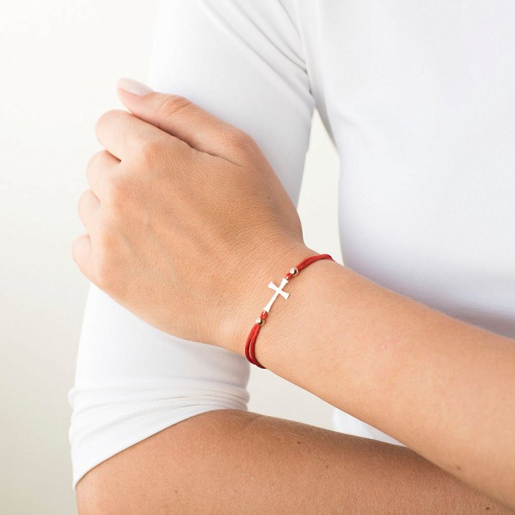 Браслет з червоною ниткою і золотою вставкою "Хрестик" б03084 від ювелірного магазину Онікс